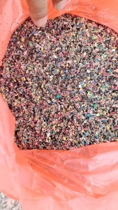 出售PVC电缆皮粉碎料，PVC尾料，月供30吨