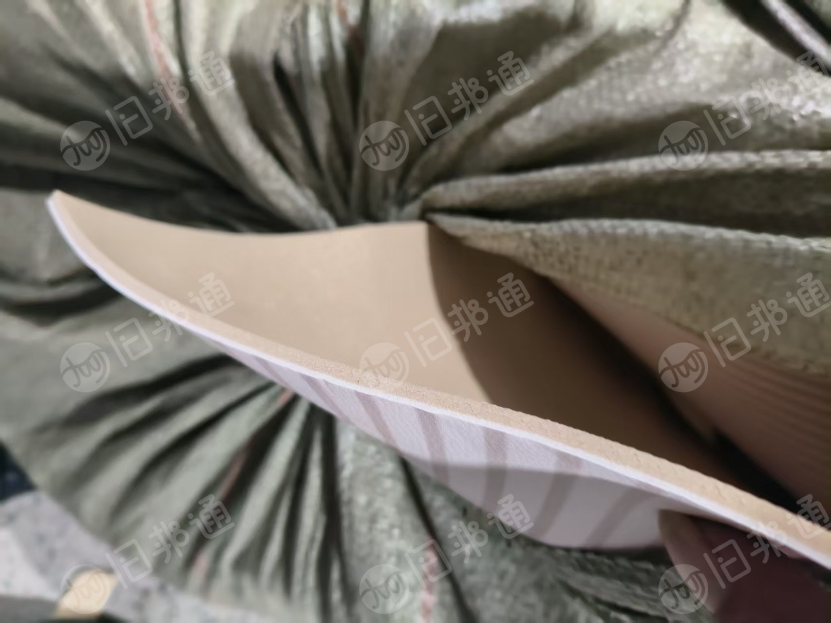 出售瑜伽垫PVC边料，现货50/60吨