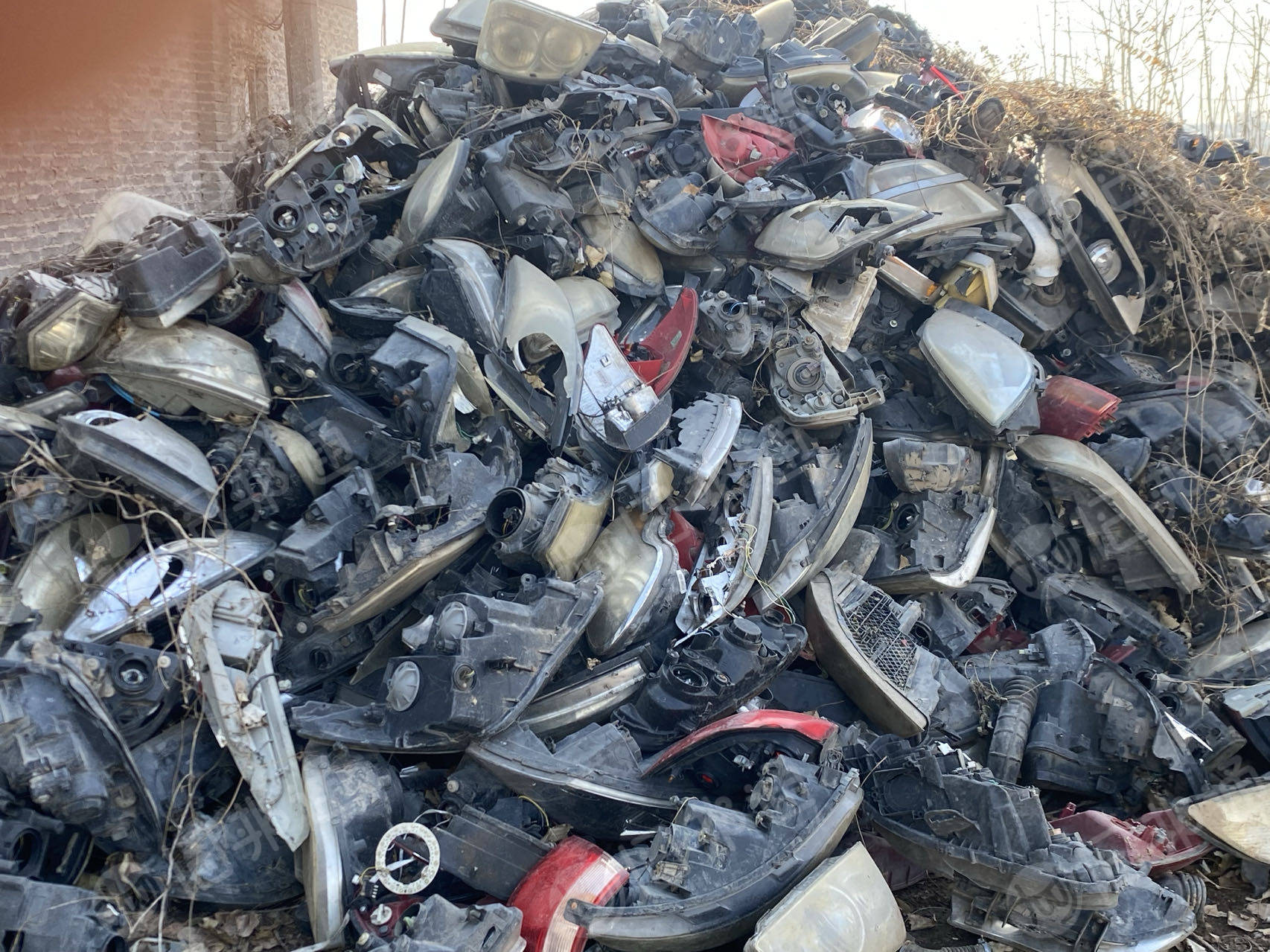 出售汽车大灯毛料，4S店下来的，现货一挂车