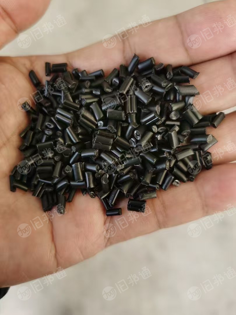 出售吨包颗粒，过80目，有大白二白炭黑颗粒，月供700吨