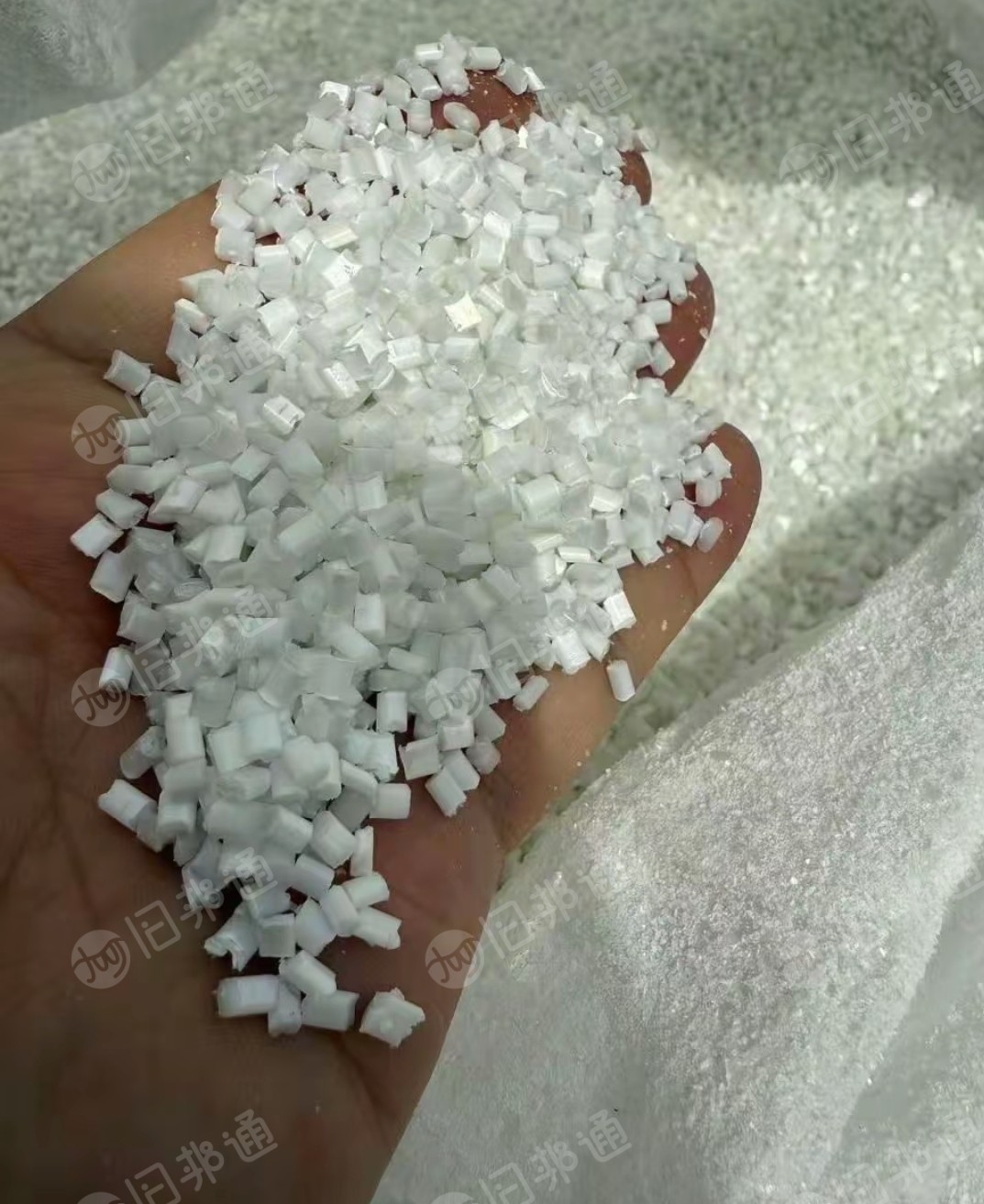 出售PMMA复PET颗粒，黄透，红透，黑色都有，台湾进口