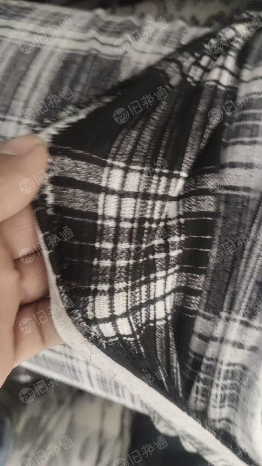 出售库存布，粗支印花布，门幅1.75，现货有300匹，货在浙江绍兴