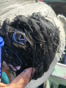 长期大量出售涤纶鞋带线，涤纶废丝，可以做泡料用，月供300吨，货在浙江温州