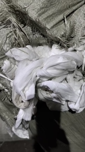 长期出售袜子尼龙白烟料，白色锦氨废布料，月供40吨，货在浙江台州