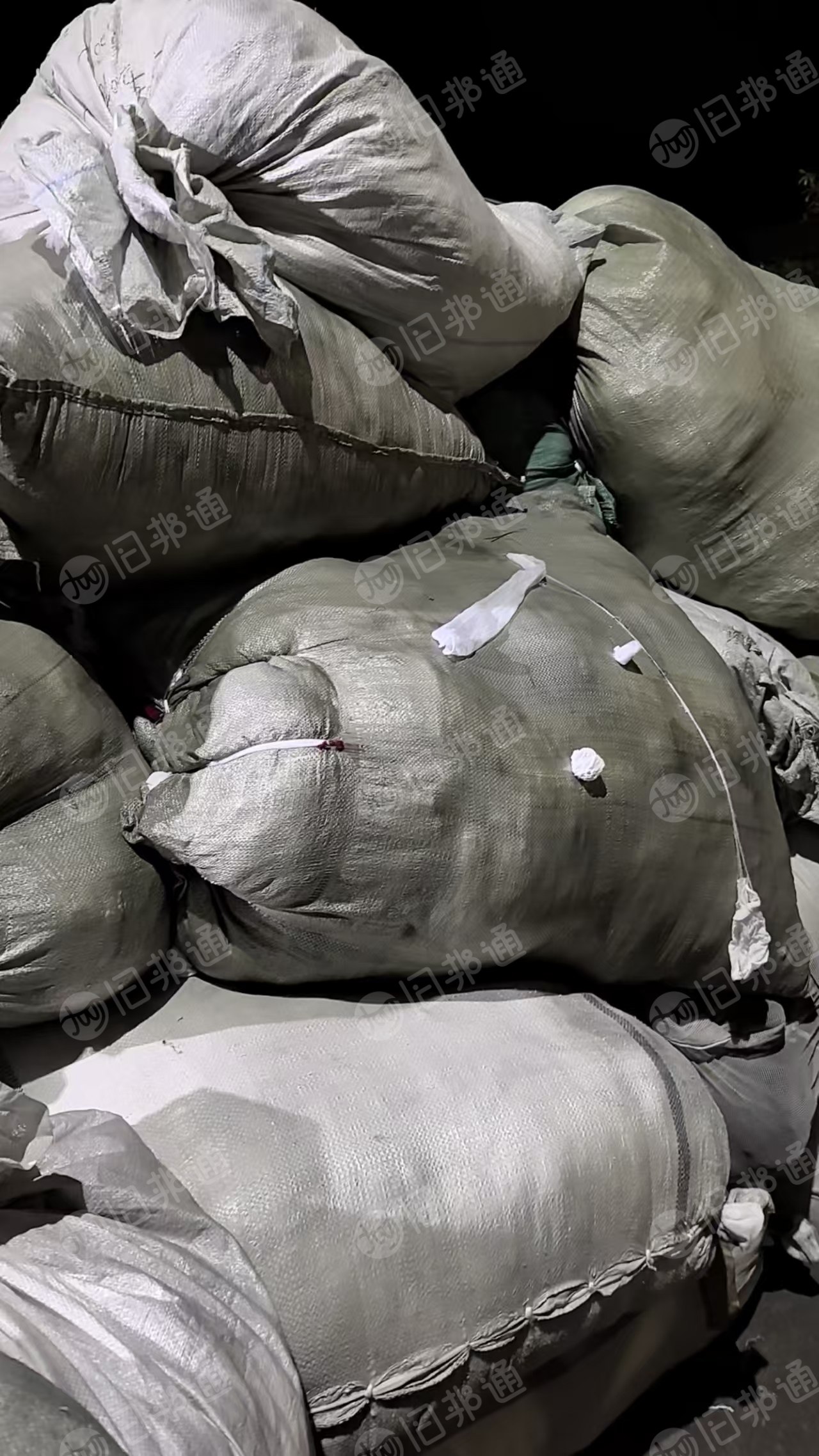 长期出售袜子尼龙白烟料,白色锦氨废布料,月供40吨,货在浙江台州