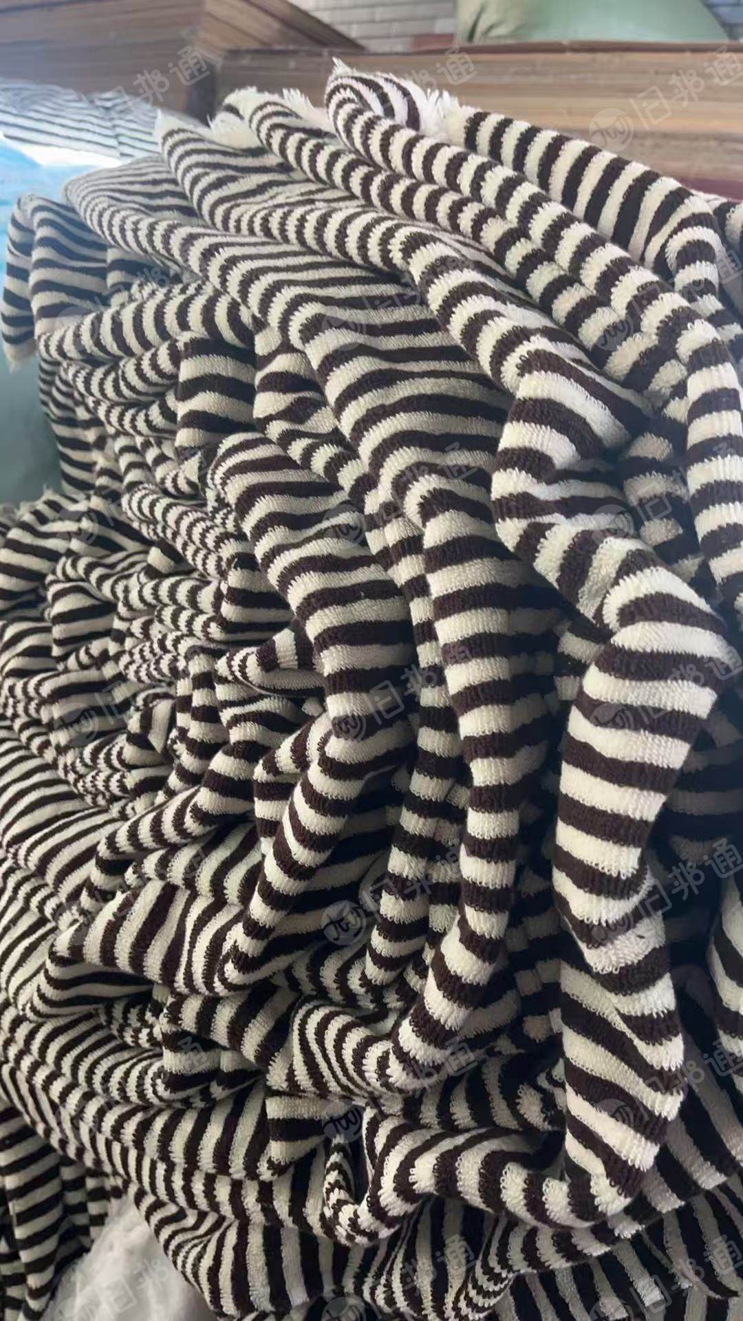 现货处理一批库存毛巾胚布，纯棉材质的，门幅克重不清楚，现货5吨，货在浙江金华