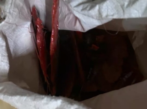 长期出售注塑射胶出来的红色pc块料