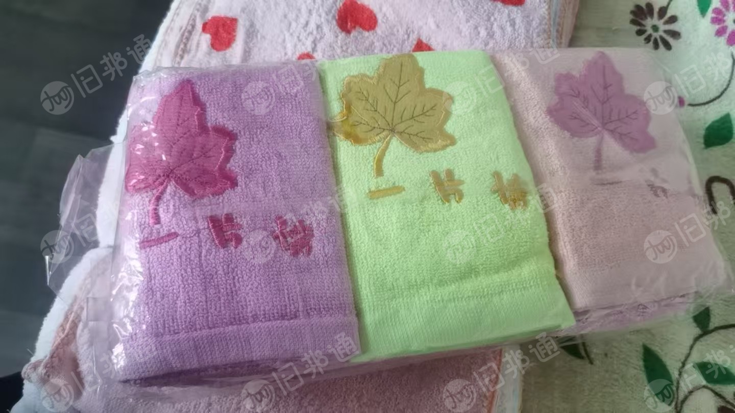 长期出售库存纯棉毛巾，花型有很多种，按条卖，现货大几万条，货在河北石家庄
