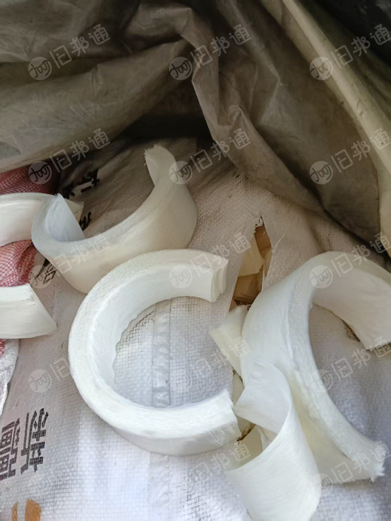 长期出售切割好的氨纶丝，氨纶干丝，氨纶废丝，现货有三四吨，货在浙江绍兴