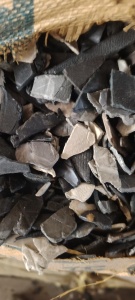 出售PP保险杠破碎料和内饰破碎料，清洗甩干除铁处理过，现货100来吨