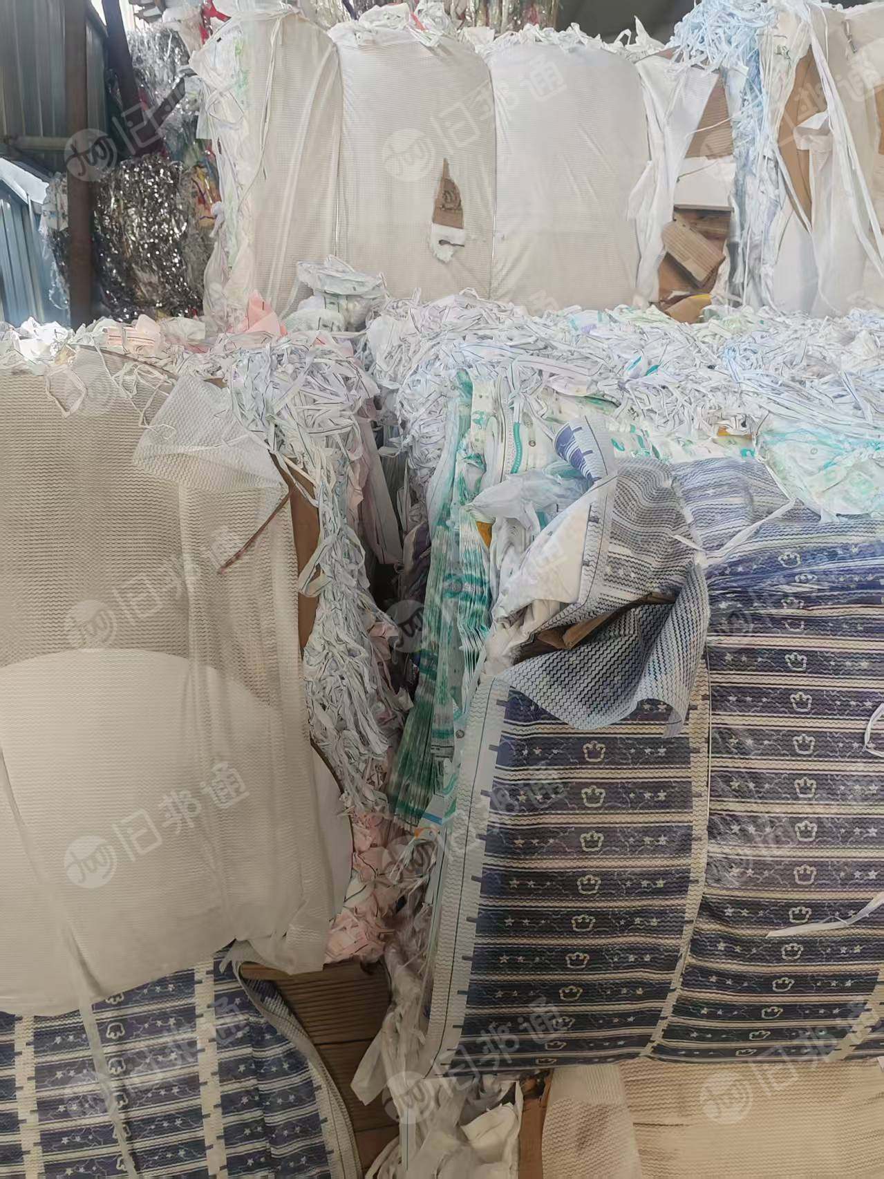 长期出售无纺布废料，无纺布边角料，带填充复合高压，现货三十吨左右