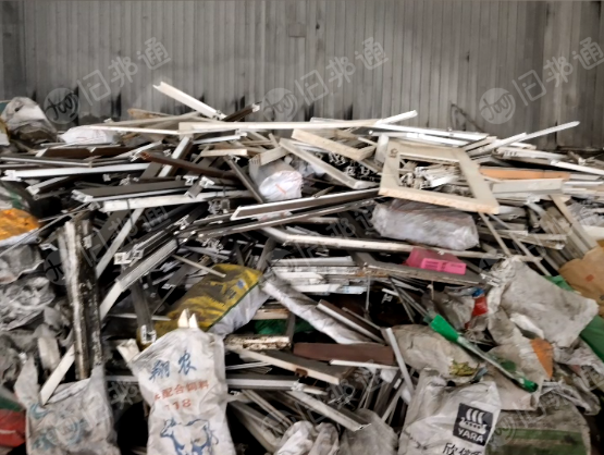 长期求购各种硬质PVC废料，扣板废料，树脂瓦废料