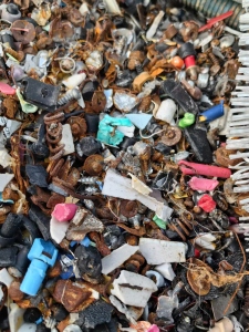 出售塑料铁钉，现货20多吨