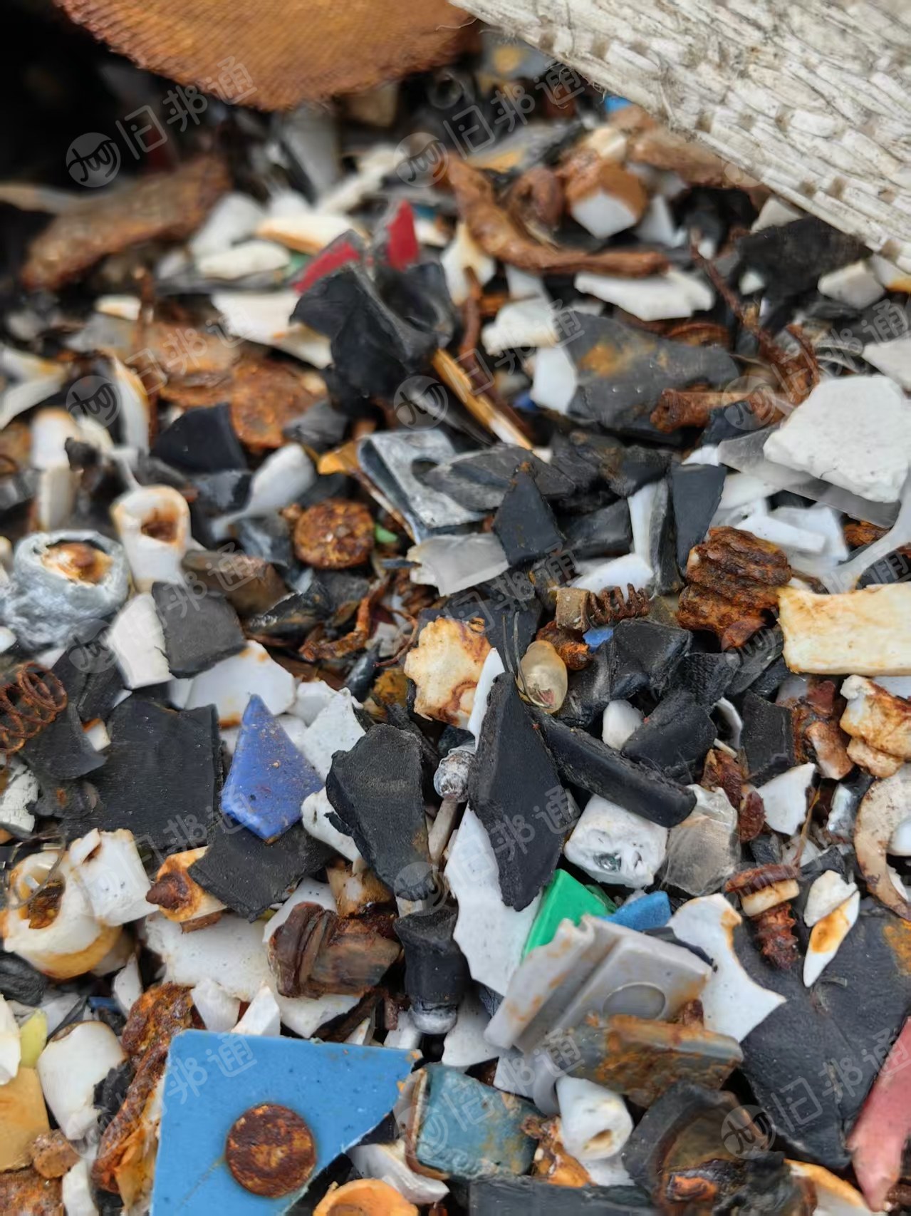 出售塑料铁钉，现货20多吨