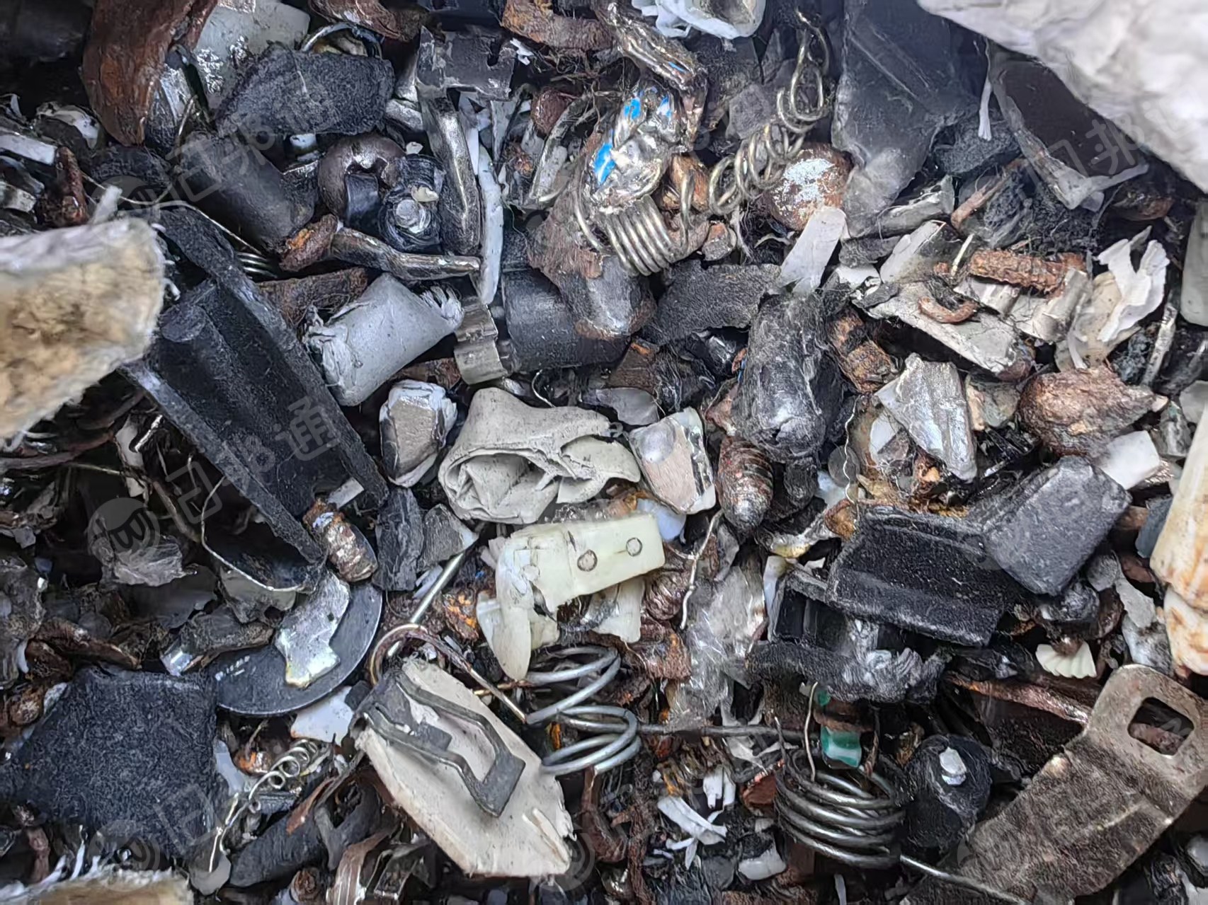 出售塑料铁钉，现货20多吨