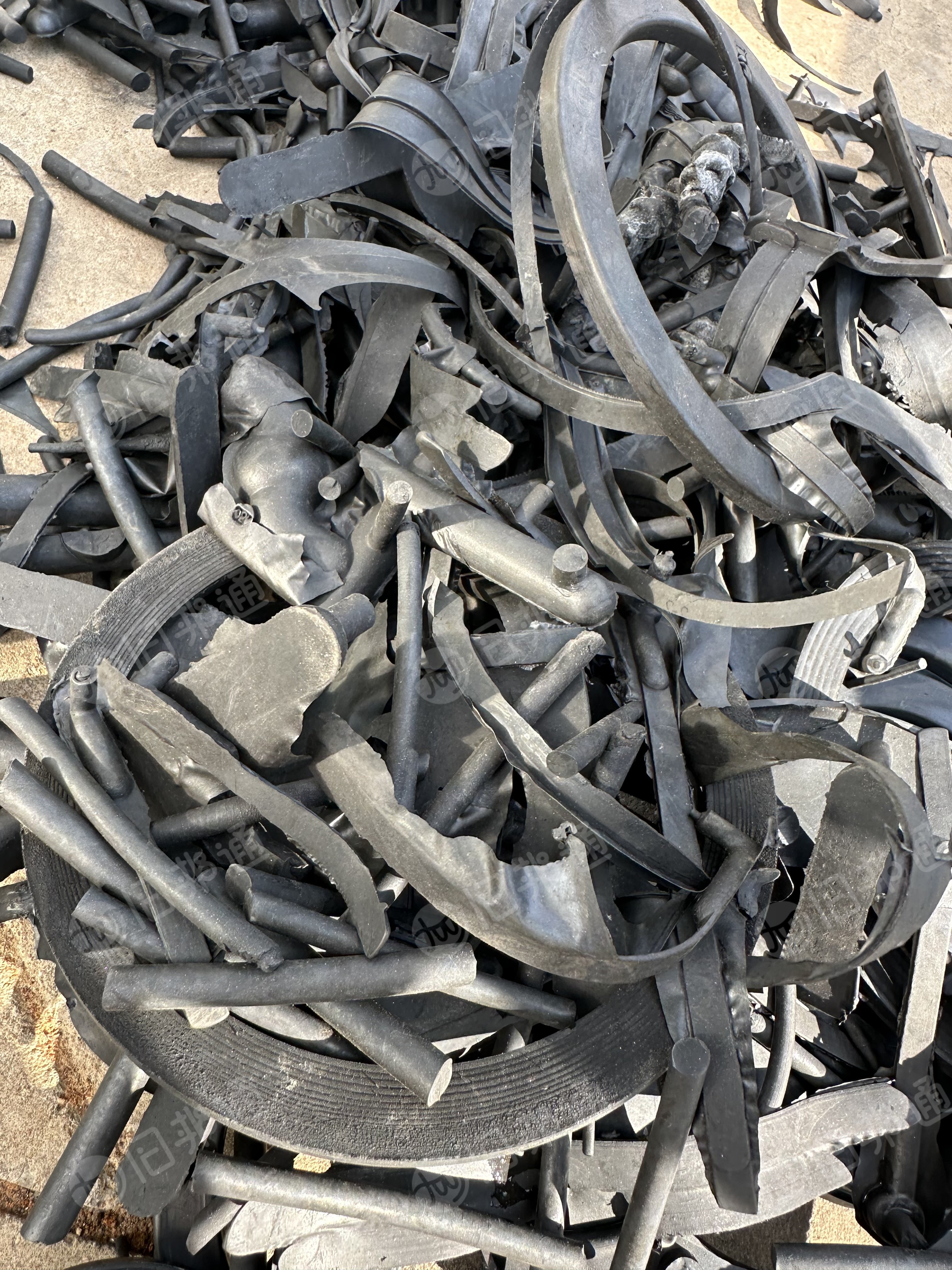 长期出售动车上的废橡胶