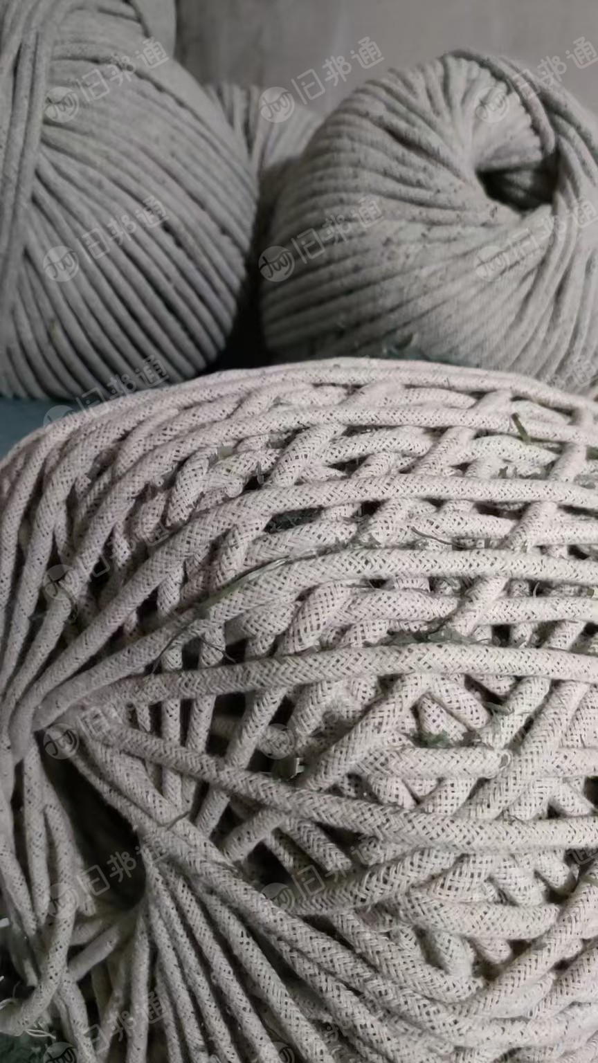 厂家现货处理一批库存棉鞋带，有两种规格，一种5-6，一种7-8，圆的有心，扁的没心，涤棉材质