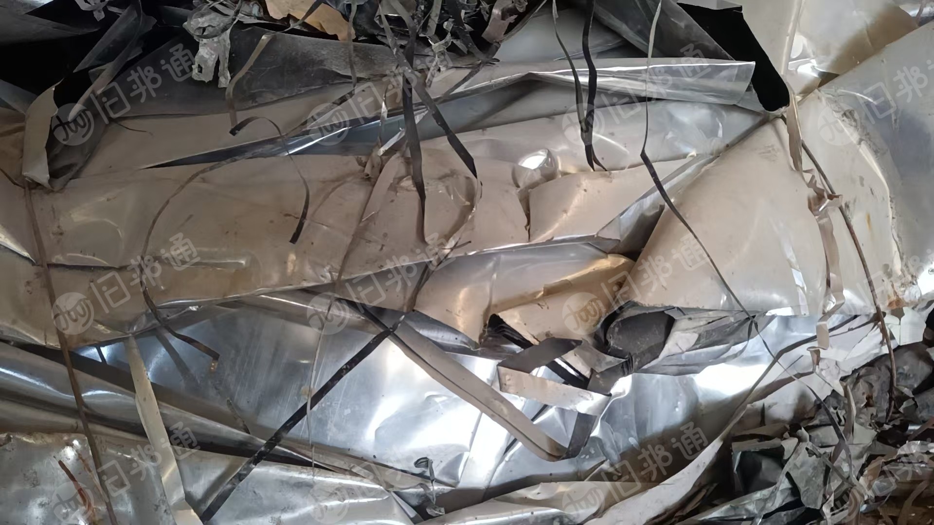 出售铝塑膜，含量不确定，现货七八吨