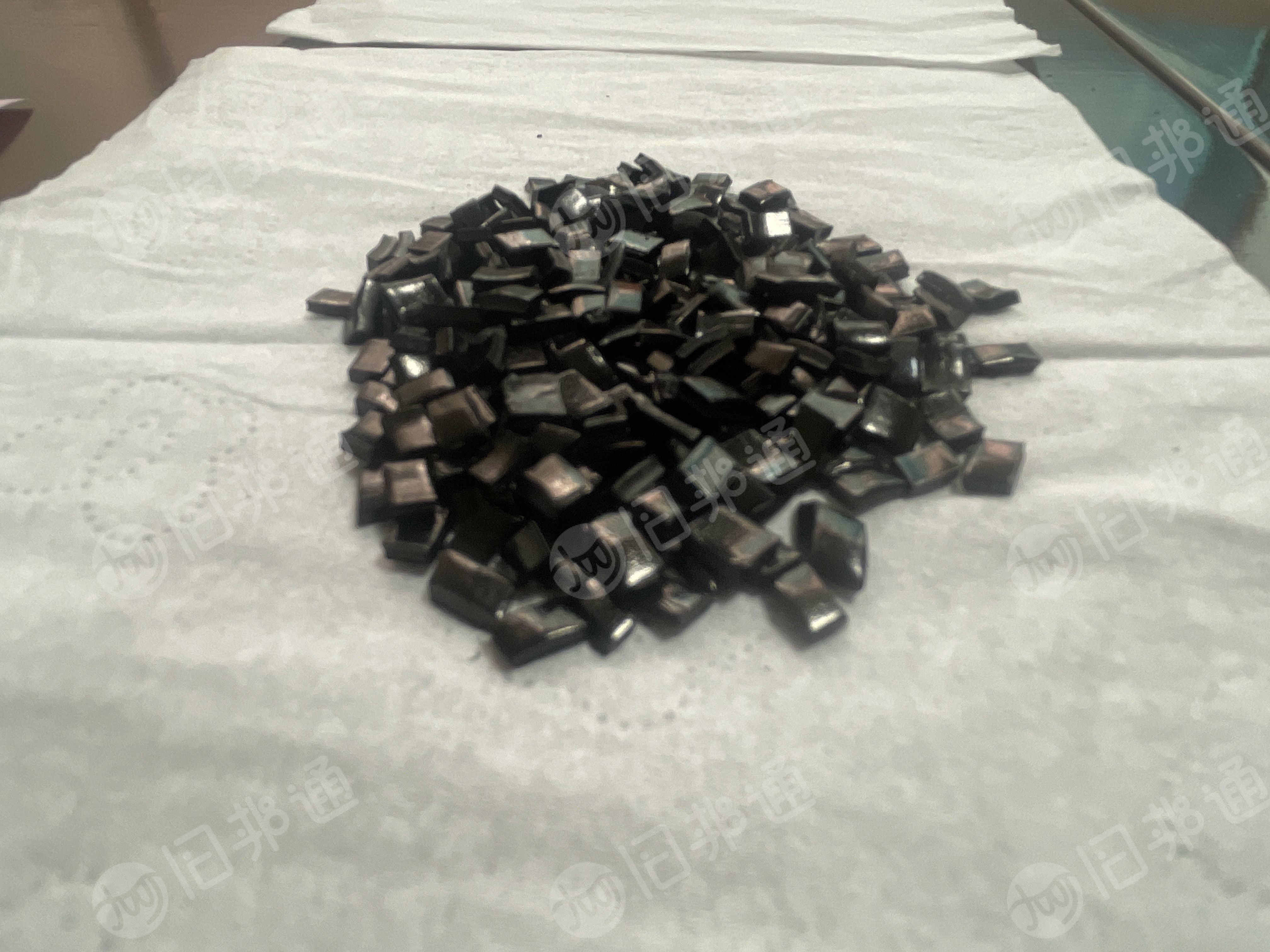 出售涤纶短纤黑色母粒