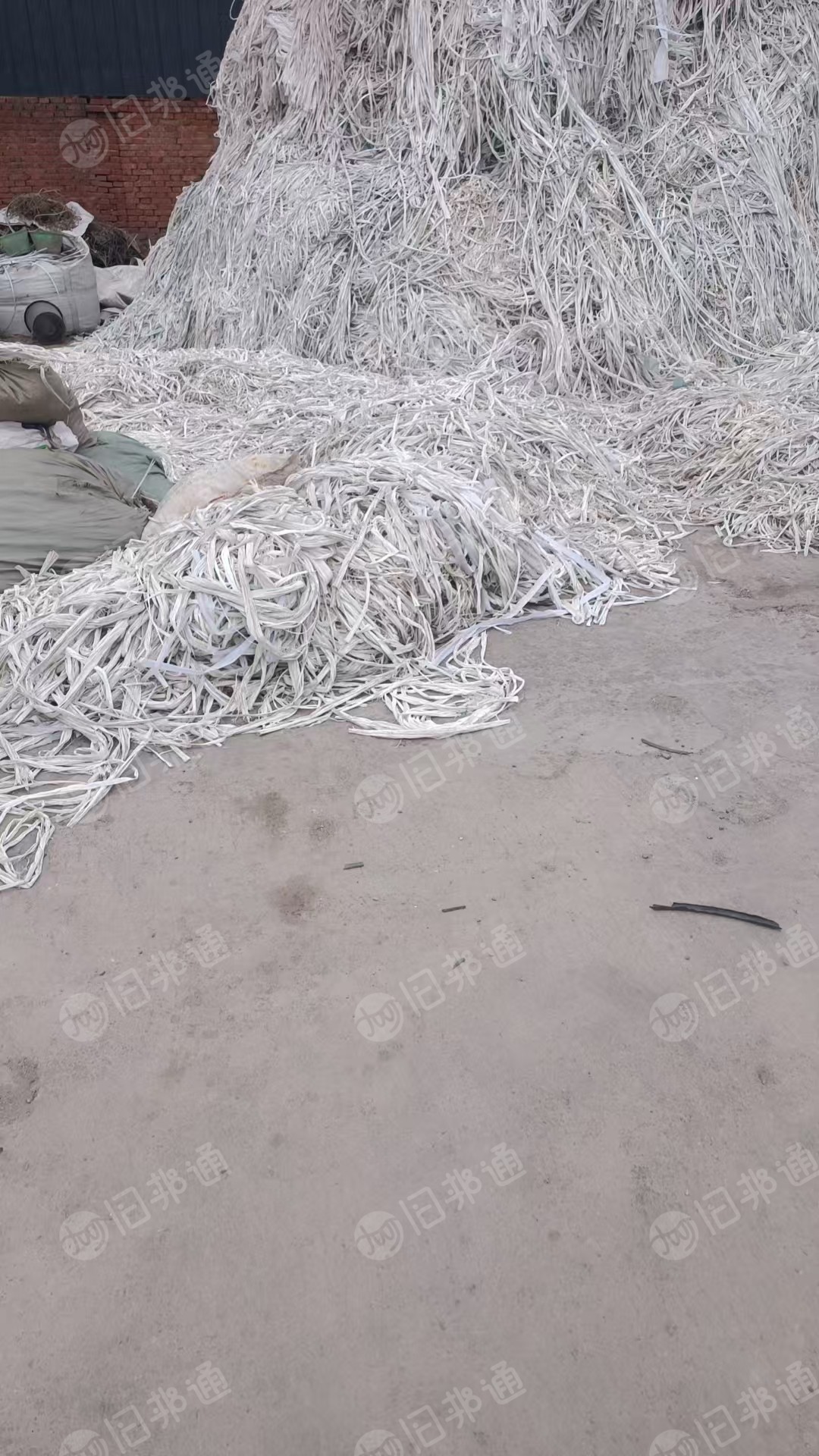 出售白色绳子废料，PP的，电缆里边的，现货50吨