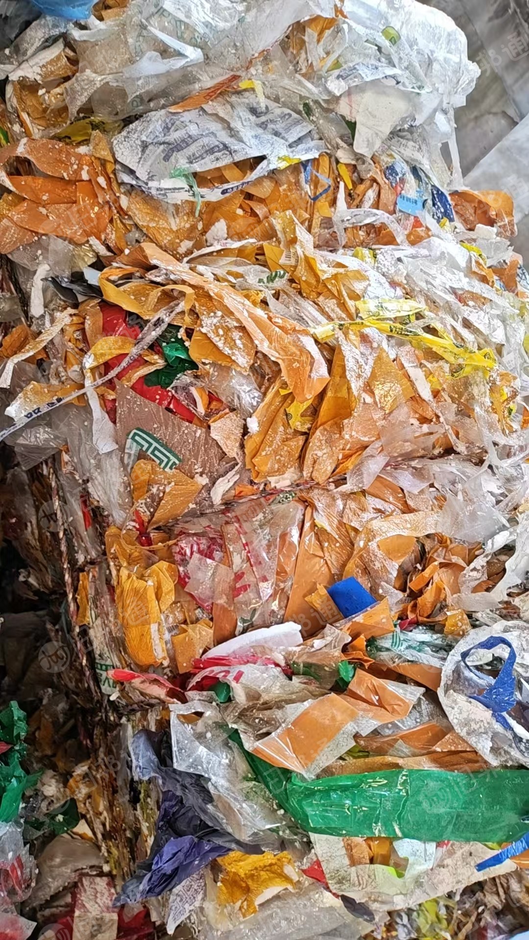 出售泡沫箱撕下来的胶带废料，现货4.2一车