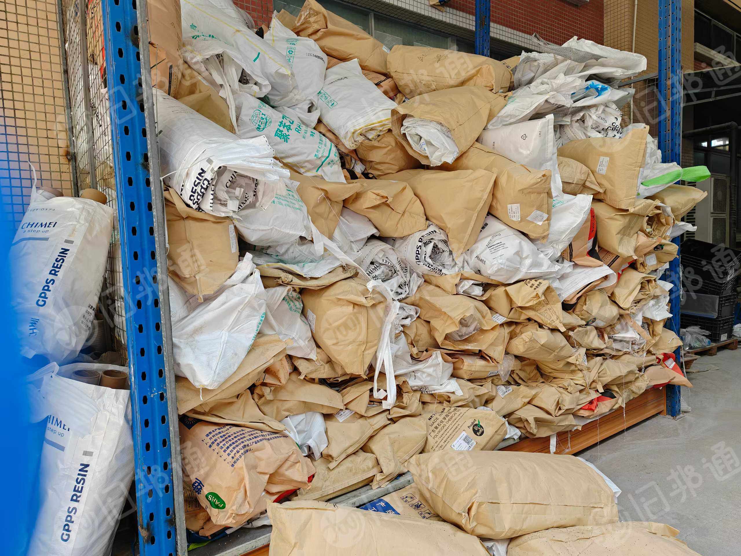 常年回收二手编织袋，小白袋，纸塑袋，牛皮纸袋等