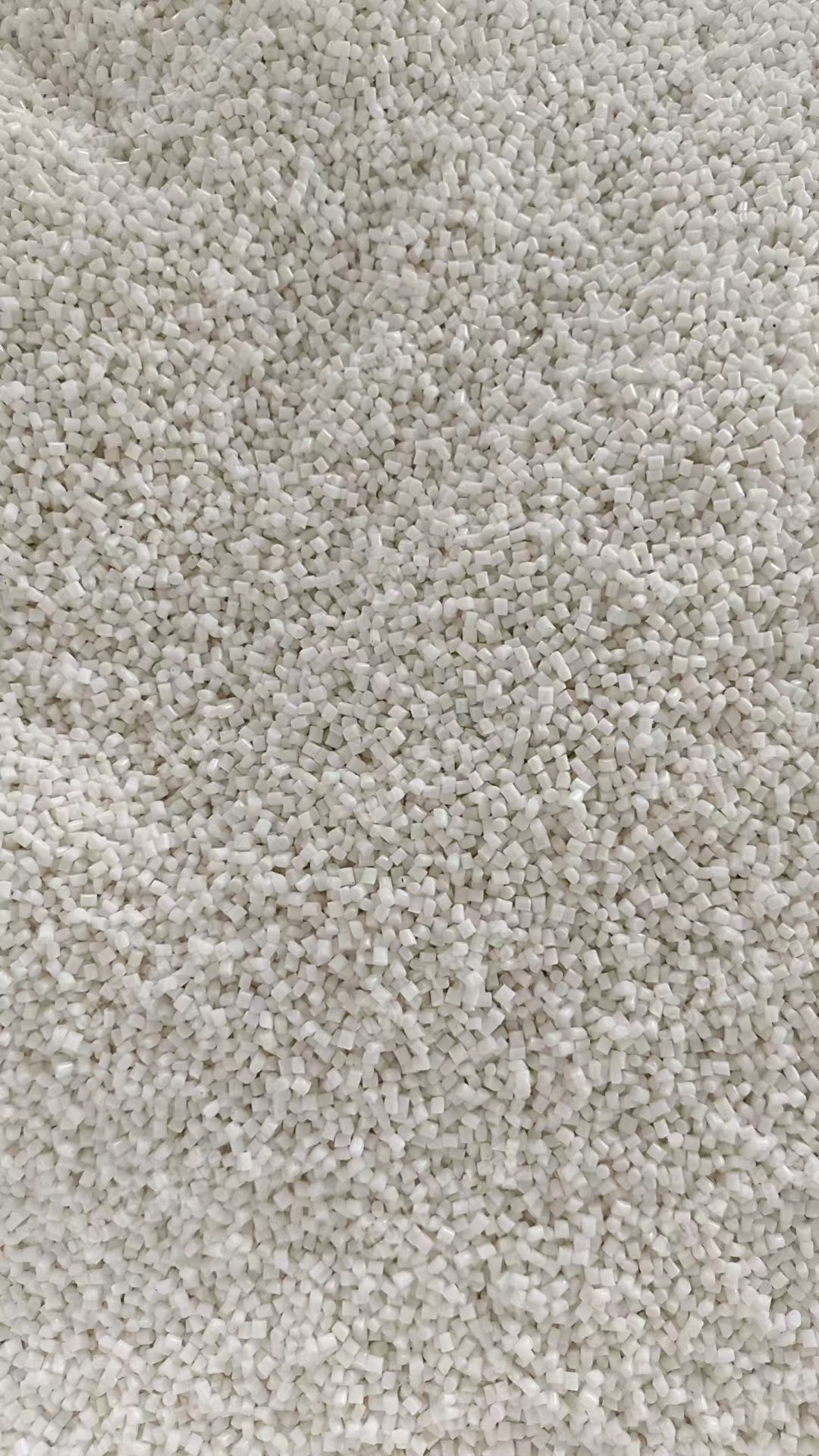 出售PC再生颗粒，白色，灰色，黑色都有，冲击50+