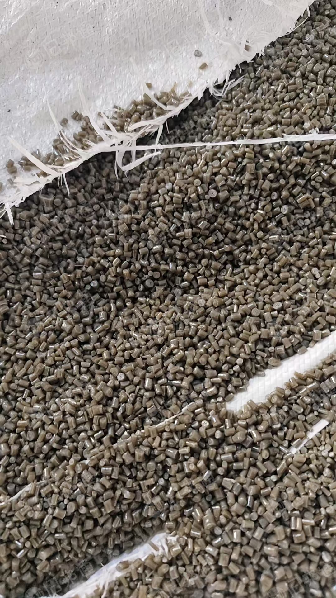 出售PC再生颗粒，白色，灰色，黑色都有，冲击50+