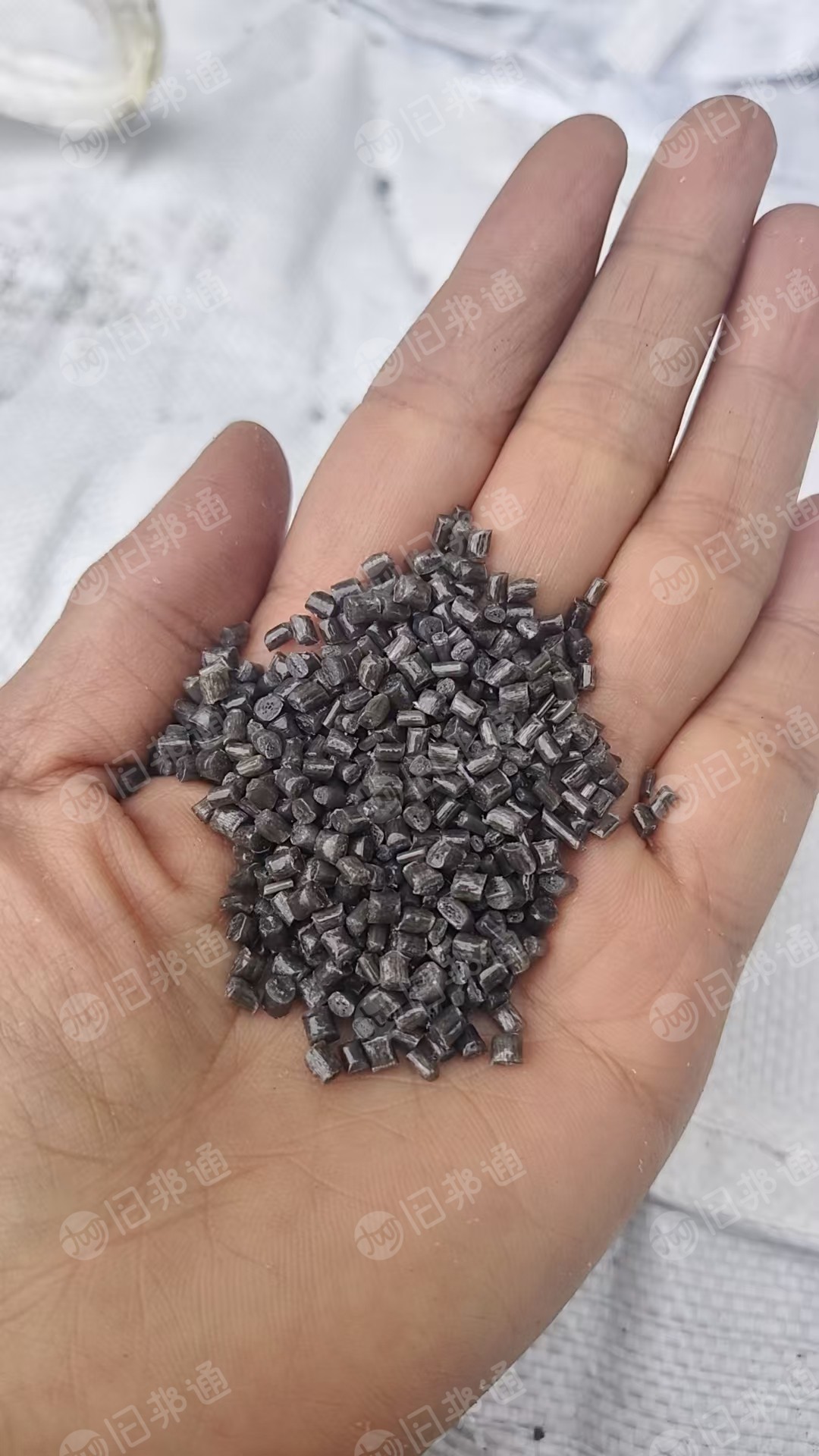 出售PC再生颗粒，白色，灰色，黑色都有，冲击50+