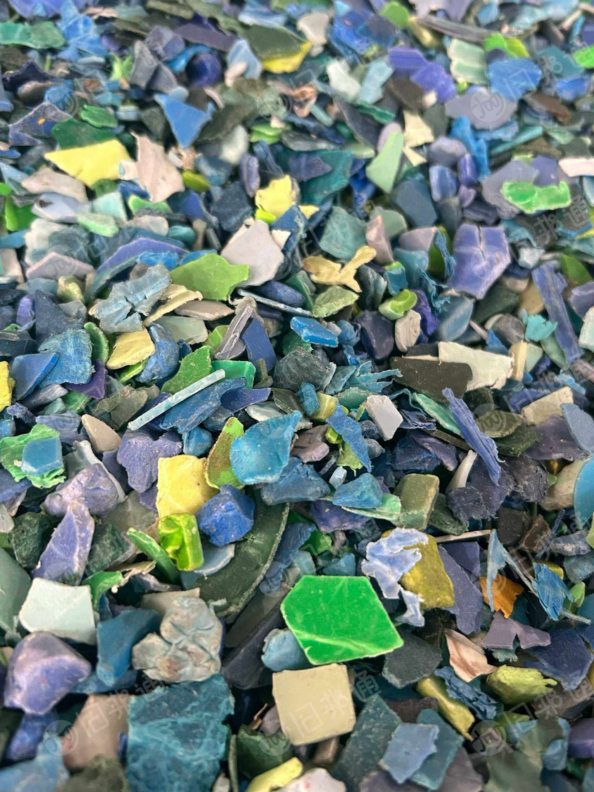 出售盐漂PP破碎料，青蓝色丙破碎料，过材质机，大量生产