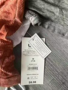 出售库存衣服，库存服装，短袖衣服，现货十七万件