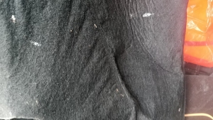 长期出售涤纶汽车内饰料，涤纶地毯料，月供1000吨，可以造粒用