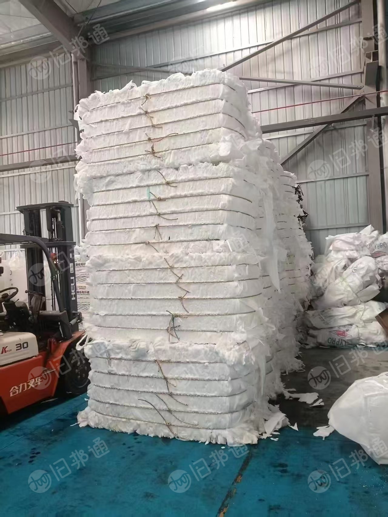 长期出售吸音棉边角料，隔音棉边角料，PP复合PET,月供20-30吨，货在湖北孝感