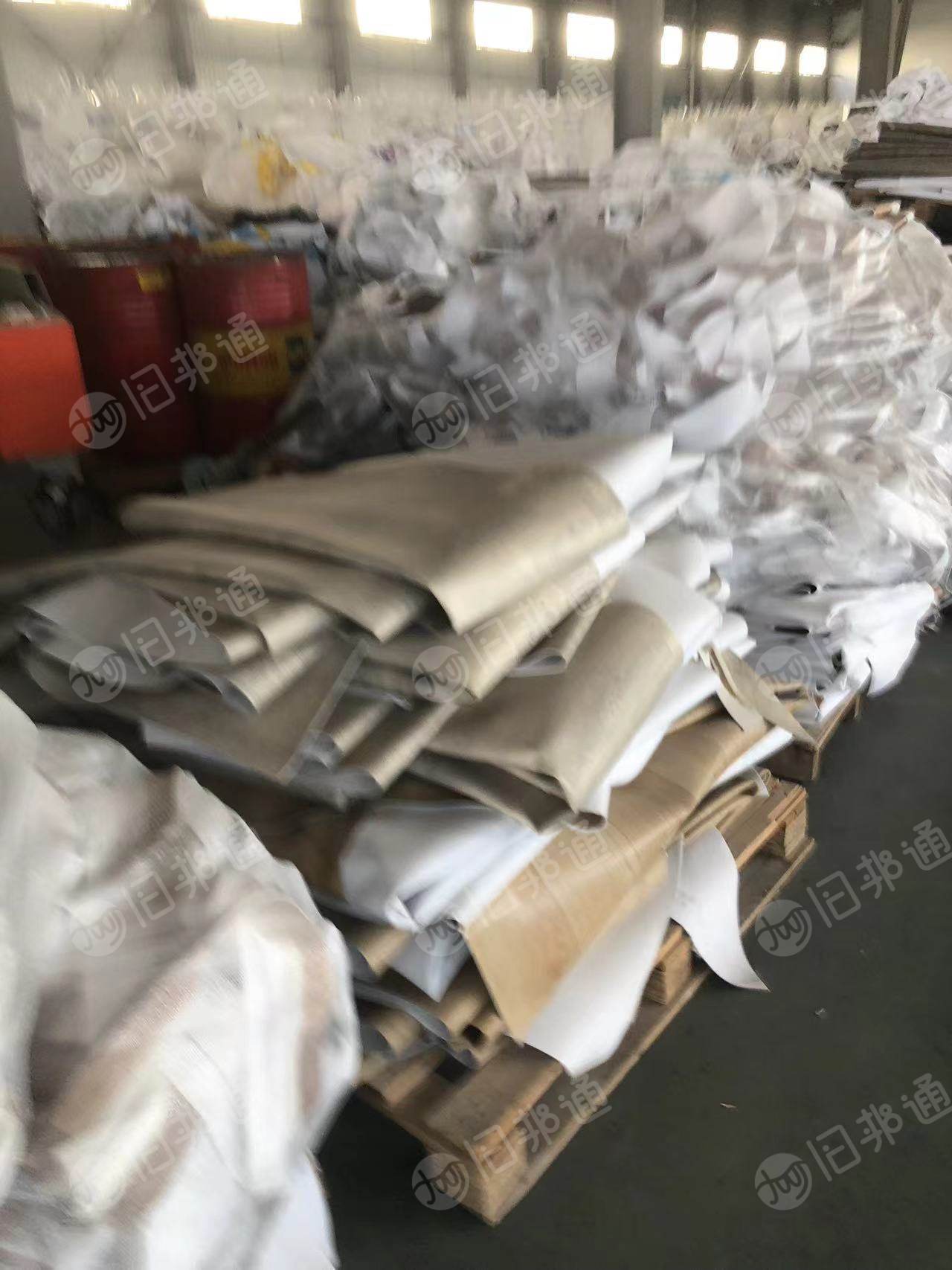 出售PVC地板革毛料，现货80多吨