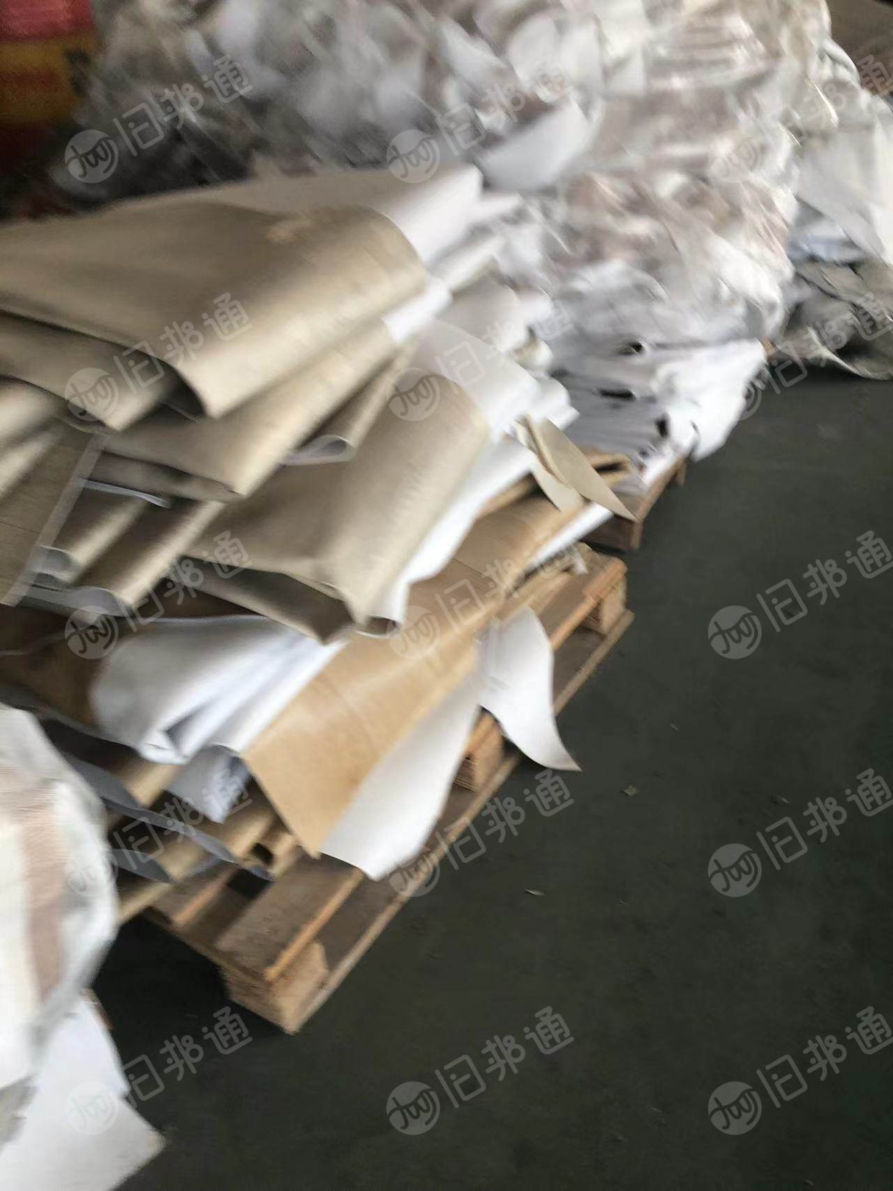 出售PVC地板革毛料，现货80多吨