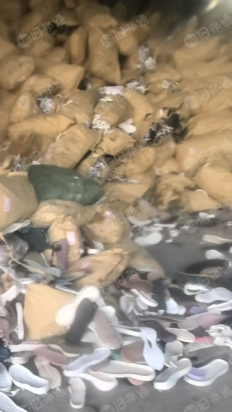 出售eva毛毛虫颗粒，鞋底料做的，月供200吨