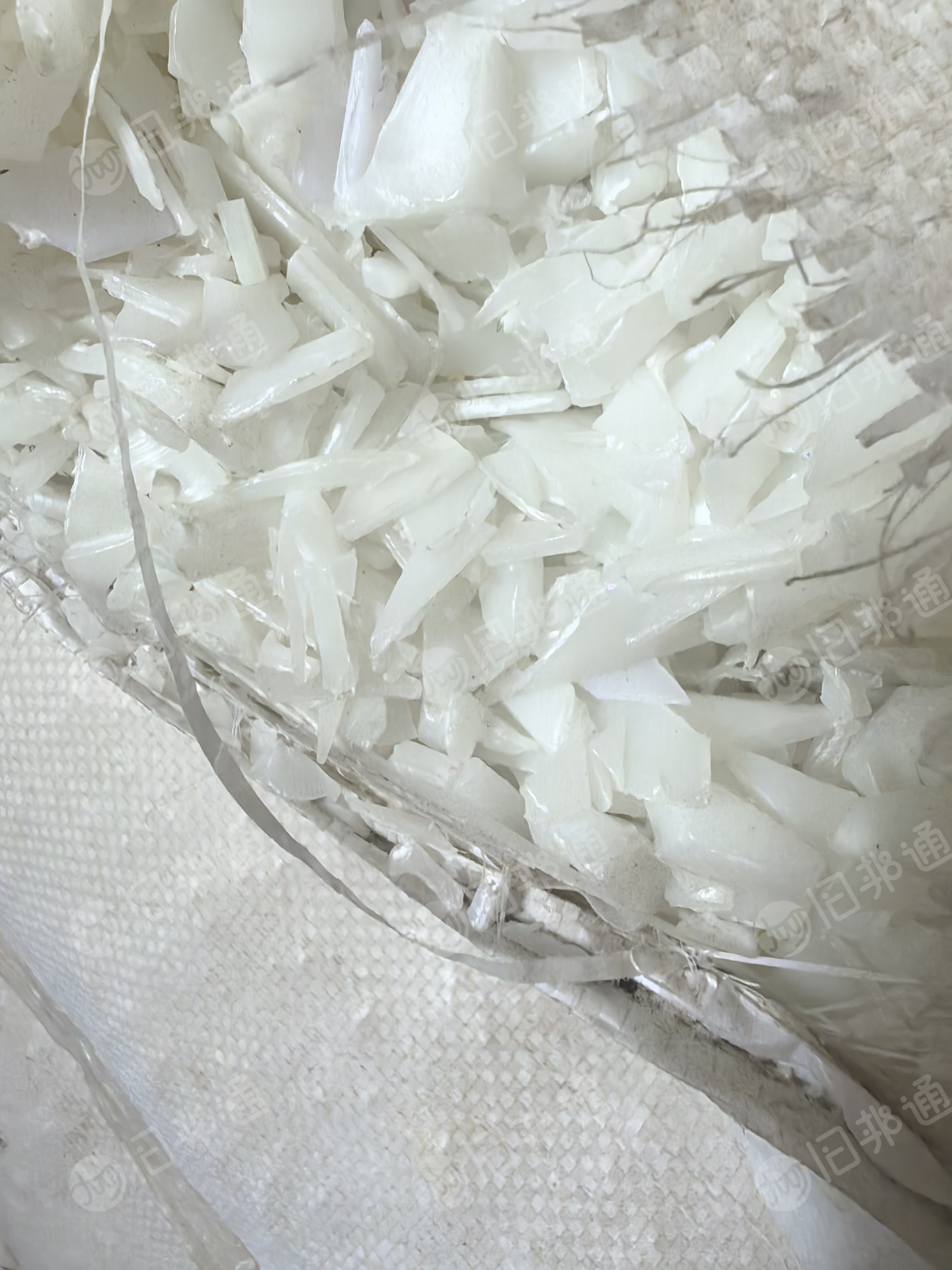 常年出售大白乙破碎料，酱油壶破碎料，月供200多吨