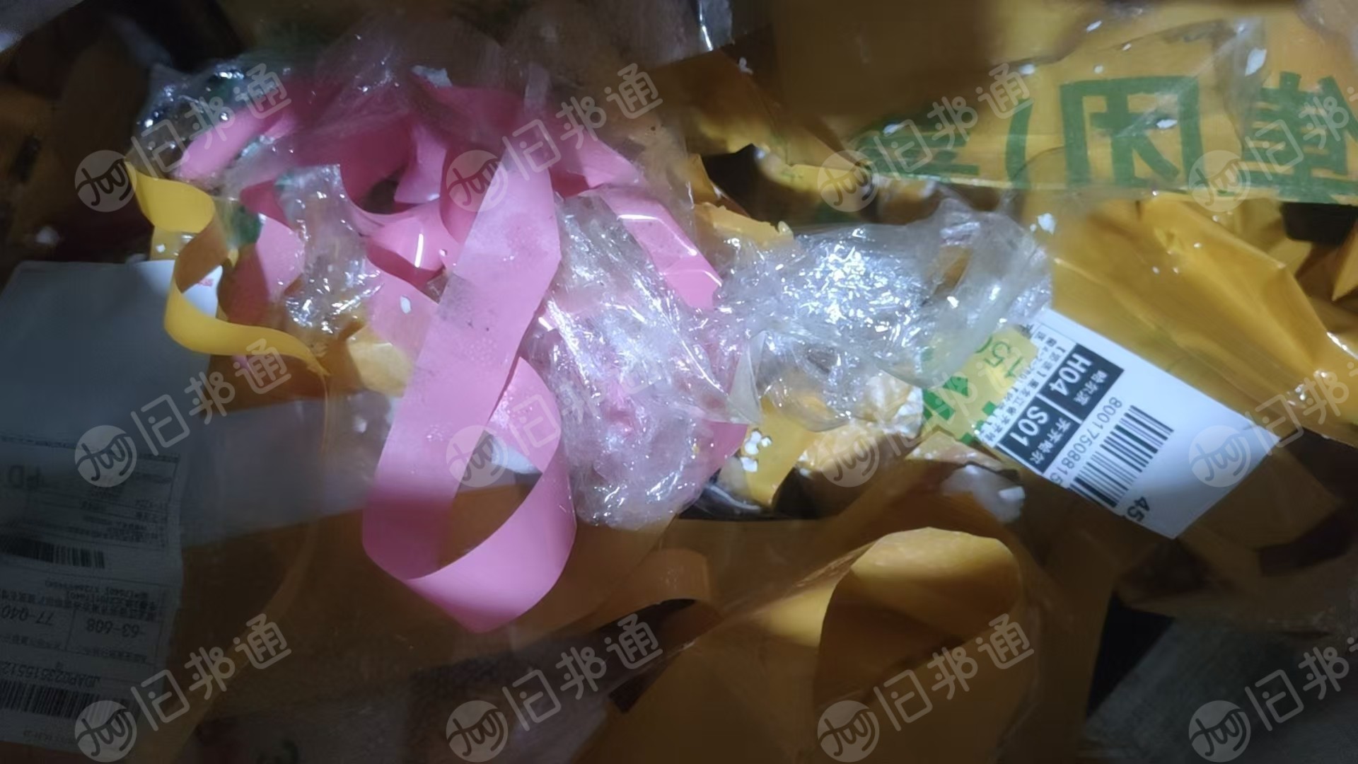 出售泡沫箱撕下来的胶带废料，没有压包，长期有货