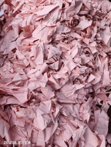 长期出售pvc广告膜废料，pvc玩具膜废料，现货半挂