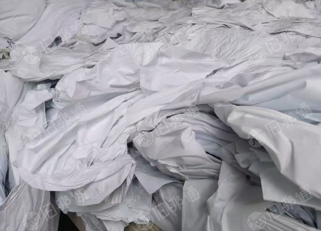 长期出售pvc广告膜废料，pvc玩具膜废料，现货半挂