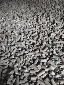 出售黑色果框专用料，现货40吨左右