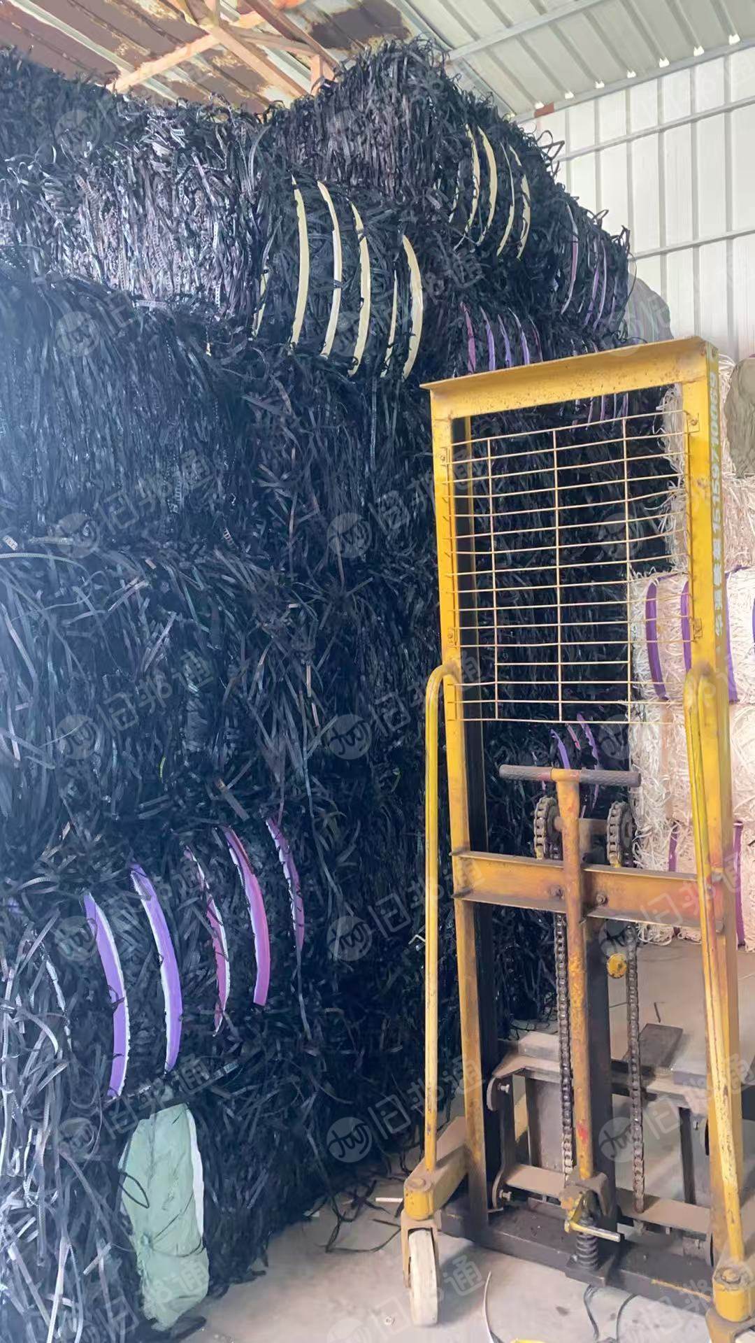 出售电子厂的PC/ABS合金废料，现货五六吨，长期有货