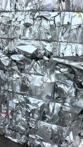 长期出售铝塑膜废料，主要是塑料颗粒铝箔袋和电子铝箔袋