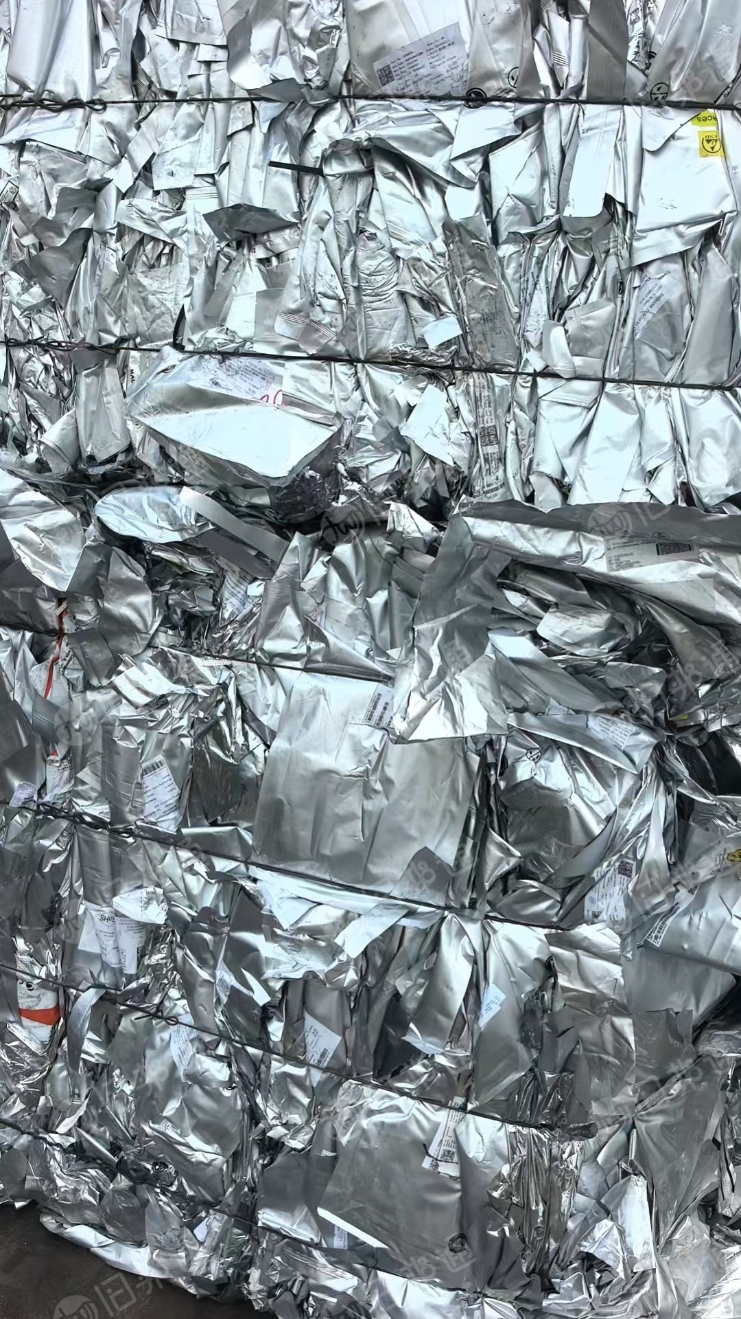 长期出售铝塑膜废料，主要是塑料颗粒铝箔袋和电子铝箔袋