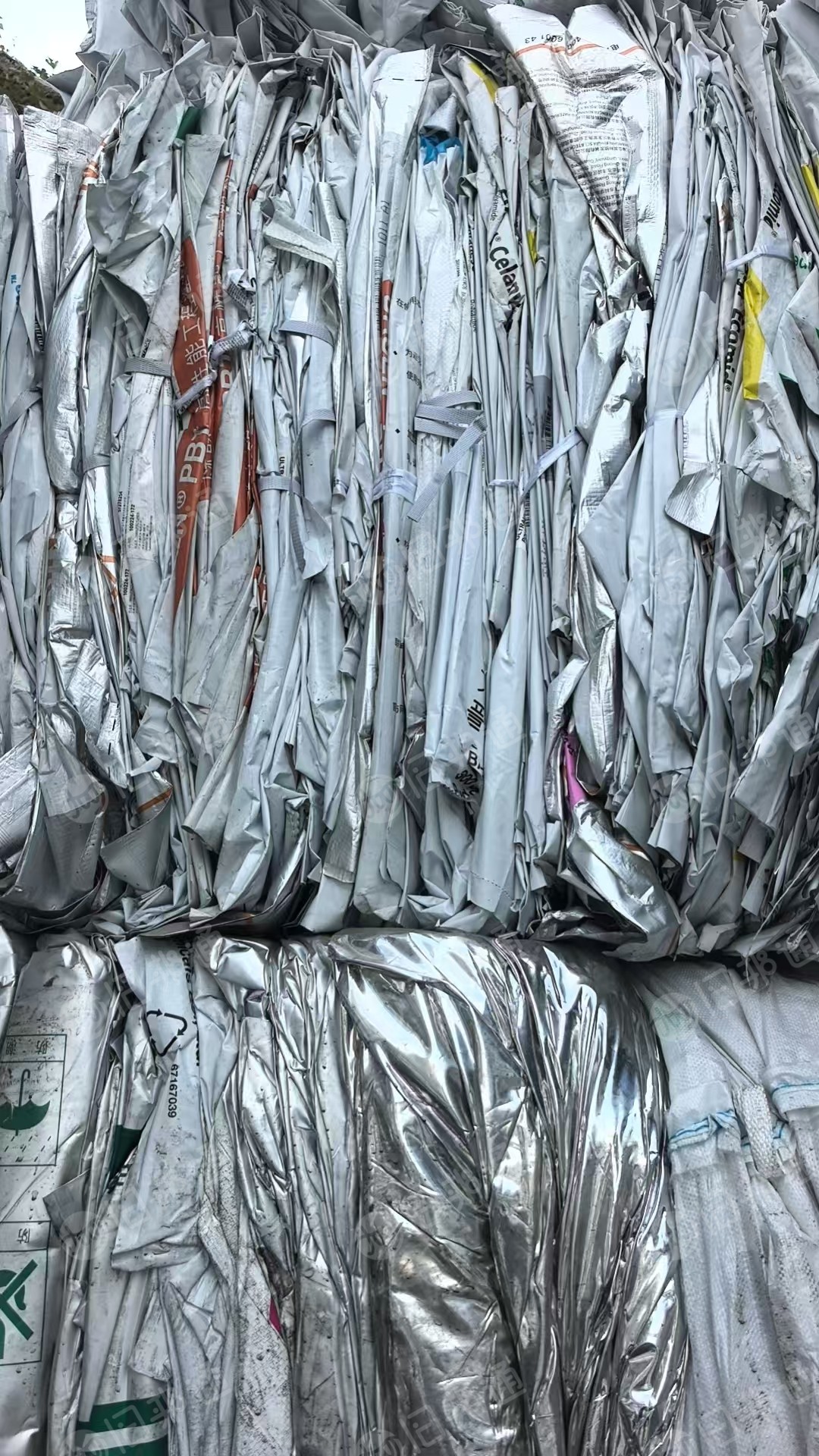 长期出售铝塑膜废料，主要是塑料颗粒铝箔袋和电子铝箔袋