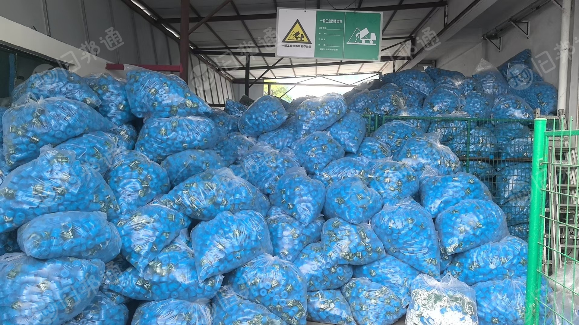 出售水桶及水桶盖，月有60吨的量