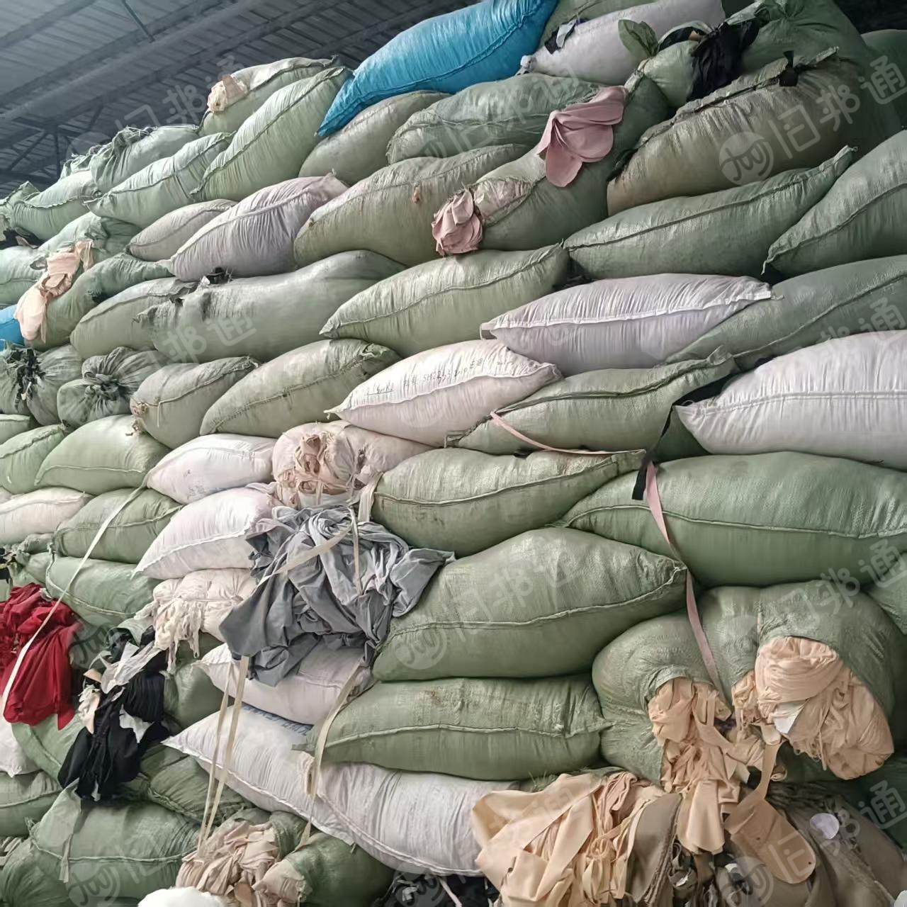 现货低价处理一批氨纶尼龙布，2020和3030掺在一起的，现货有1000多吨，货在广东清远