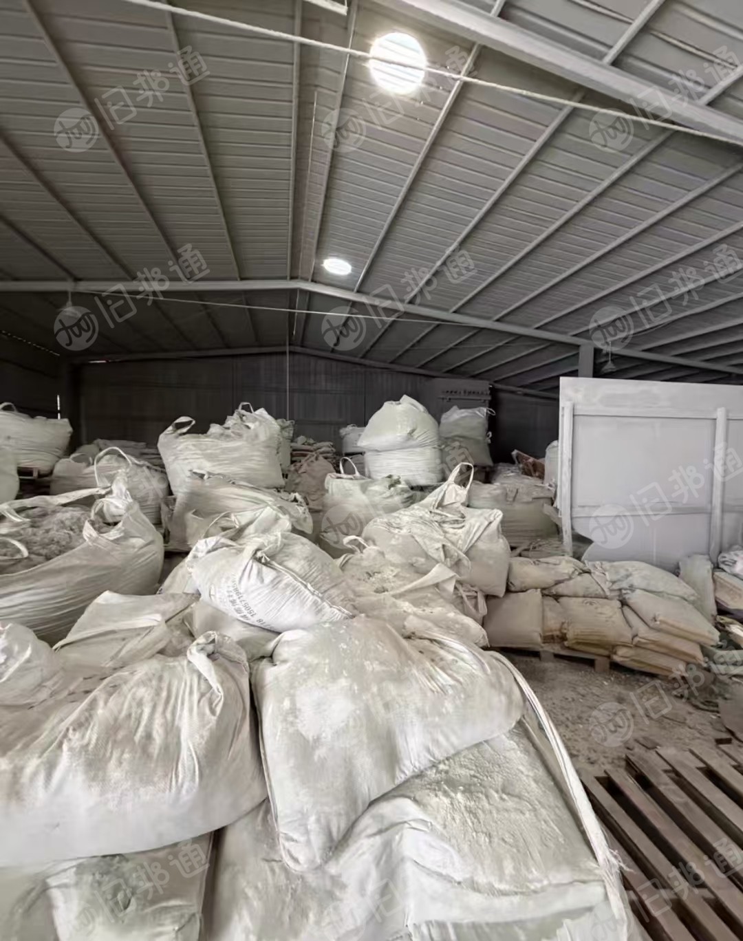 出售一批pvc扫地料，开槽灰，现货20吨左右