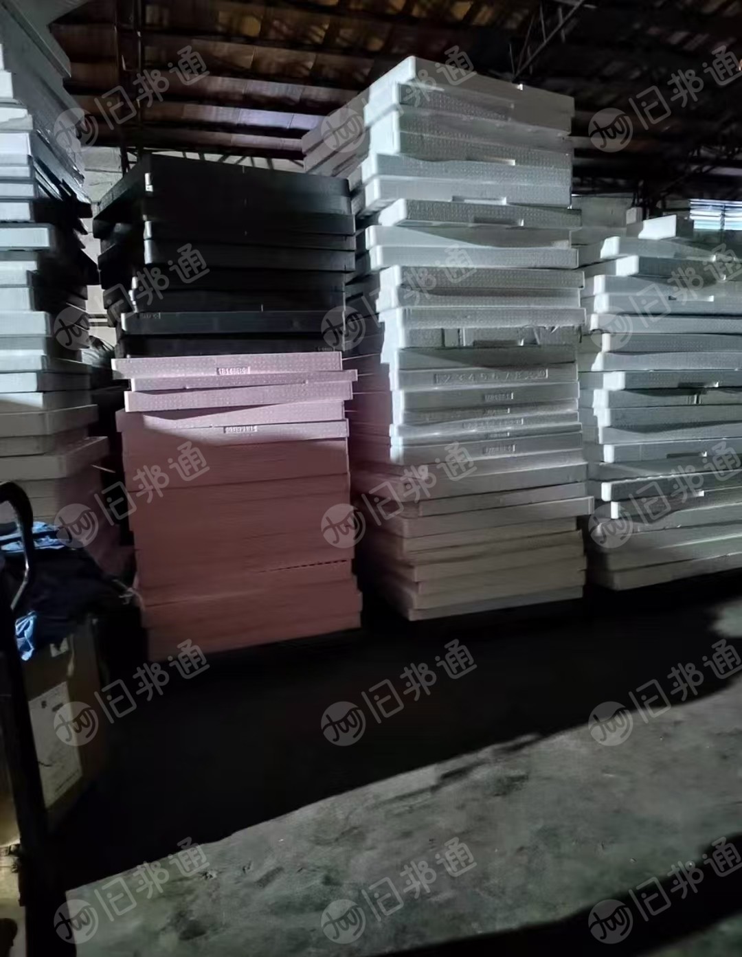 长期出售方块泡沫废料，颜色粉色，黑色，白色等