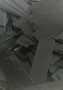 出售黑色PVC发泡板废料，现货够车